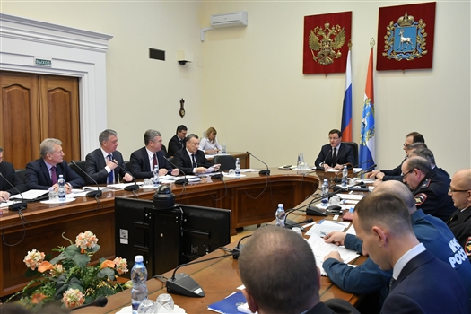 Дмитрий Азаров провел заседание регионального оргкомитета "Россия-2018"