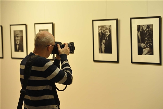 В галерее "Виктория" открылась выставка шведского фотографа Андерса Петерсена
