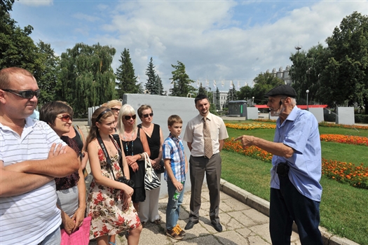 В четверг, 26 июля, на пл. Куйбышева в Самаре открылась выставка "BonAqua за чистое будущее озера Байкал"