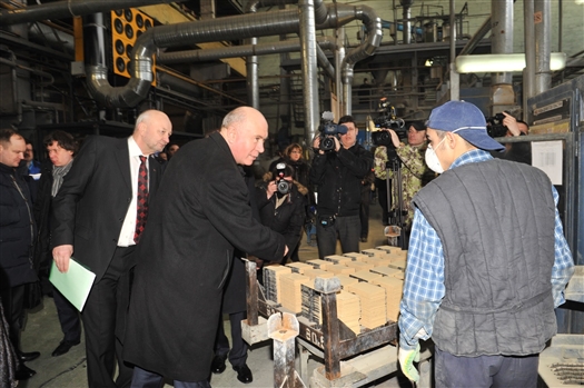 Николай Меркушкин посетил завод "Аком" в Жигулевске