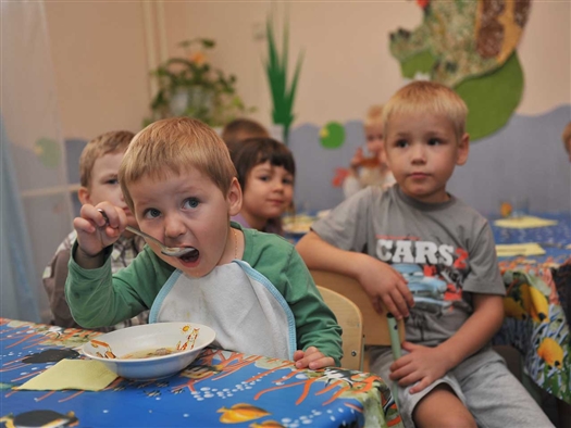 В Самарской области одним из перспективных путей решения проблемы доступности дошкольного образования является проект "Билдинг-Сад", когда малокомплектные дошкольные группы создаются на первых этажах жилых домов