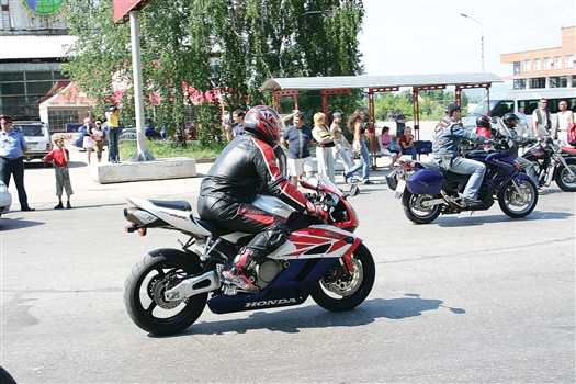 В теплую погоду многие люди пересели 
на мотоциклы. Из-за этого увеличилось количество ДТП