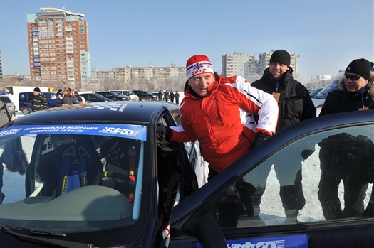 Владимир Артяков принял участие в церемонии открытия очередного этапа чемпионата России по зимним трековым автогонкам