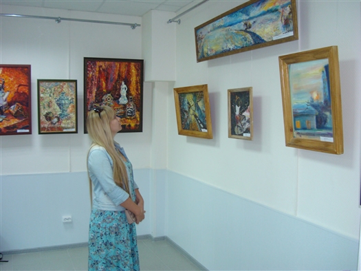 На выставке "ЗнАКи" Самарские художники показали, как создать искусство "с нуля"