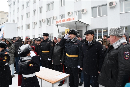 Дмитрий Азаров поздравил учащихся Самарского кадетского корпуса МВД РФ с посвящением в кадеты