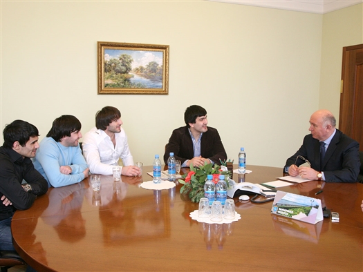В понедельник, 4 марта, губернатор Николай Меркушкин встретился с российскими дзюдоистами, олимпийскими чемпионами Лондона и чемпионом мира прошлого года