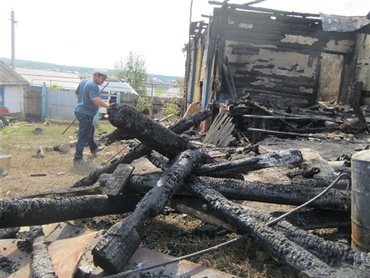 Причиной пожара в селе Новое Мансуркино Похвистневского района, в котором погибли трое детей, стало неосторожное обращение с огнем