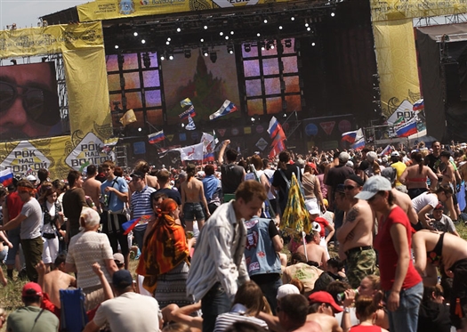 В 2012 г. фестиваль состоится 11 июня на поле вблизи пос. Петра Дубрава (ж/д станция "Дачная"). Лучшие российские и мировые рок-коллективы выступят в один день с 11.00 до 23.00