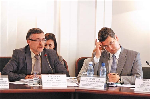 Ведомство Алексея Прямилова (слева) рассчитывает на помощь кредитных организаций