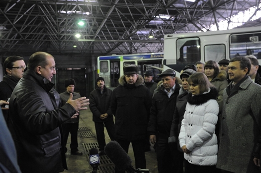 В ходе визита на МП "Пассажиравтотранс" Владимир Артяков пообщался с коллективом предприятия