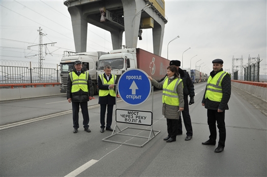 По мосту на плотине Жигулевской ГЭС пустили движение большегрузов
