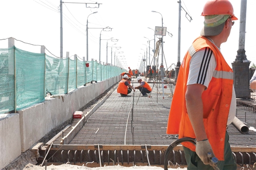 Ремонтные работы на мосту на улице Главной идут в штатном режиме