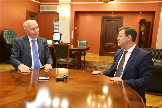 Николай Меркушкин и Дмитрий Азаров обсудили возможности пополнения регионального бюджета