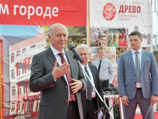 губернатор Николай Меркушкин посетил новый микрорайон "Южный город"
