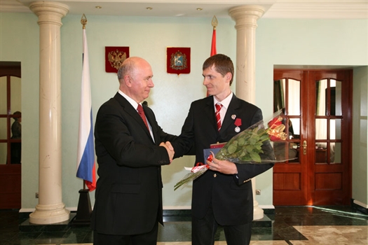 В субботу, 9 июня, в резиденции губернатора Николай Меркушкин вручил государственные региональные награды жителям Самарской области
