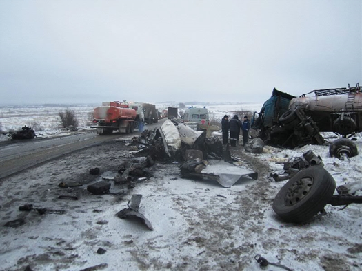 В понедельник, 4 февраля, 
в Красноярском районе Самарской области столкнулись два бензовоза