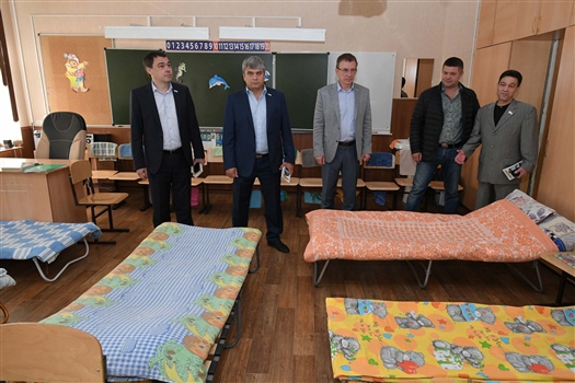 Самарские депутаты проверили городские лагеря дневного пребывания детей
