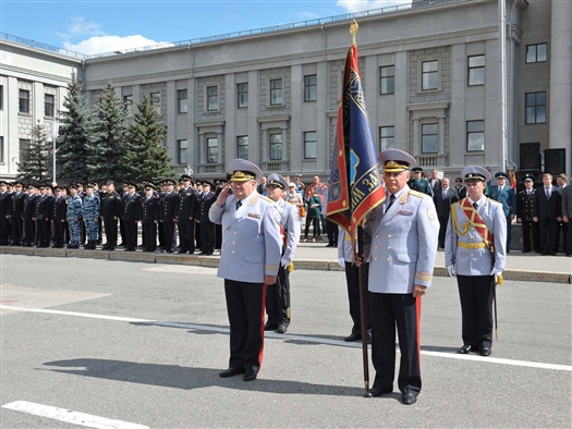 ГУ МВД по Самарской области получило новое знамя
