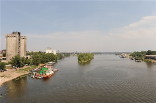 По словам министра, в старом генплане мост располагался в створе ул. Самарской, в то время как позже было принято решение о его строительстве по ул. Фрунзе
