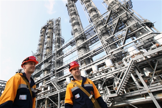 "Роснефть" завершила сделку по приобретению нефтехимического холдинга САНОРС