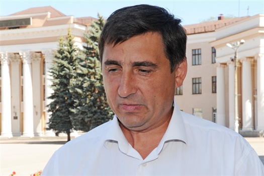Начальник управления городского хозяйства мэрии Дмитрий Кузнецов не отразил в справке информацию о наличии земельного участка