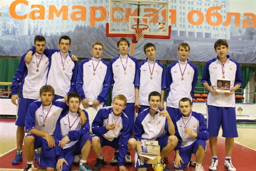 Команда баскетбольного клуба "Самара" в феврале стала бронзовым призером чемпионата Европейской Юношеской баскетбольной лиги