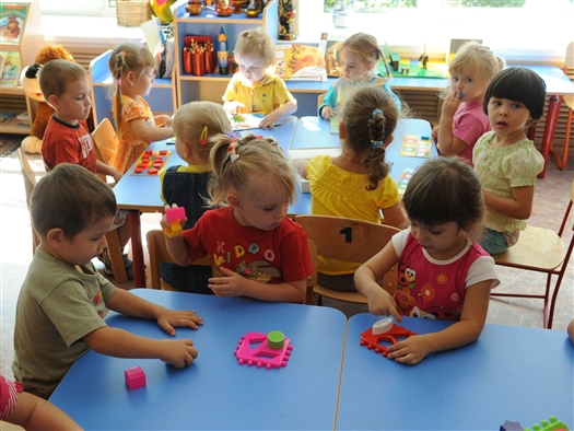 В Самаре ведется строительство пяти детских садов на более чем 1 тыс. мест. Два детсада возводятся в рамках городской программы "Дошкольное детство", рассчитанной до 2016 г.