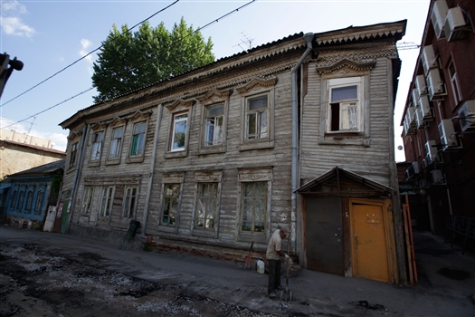 Казаки из Красноглинской станицы предложили мэру Самары Дмитрию Азарову помощь в реставрации деревянных домов-памятников культуры в старой части города