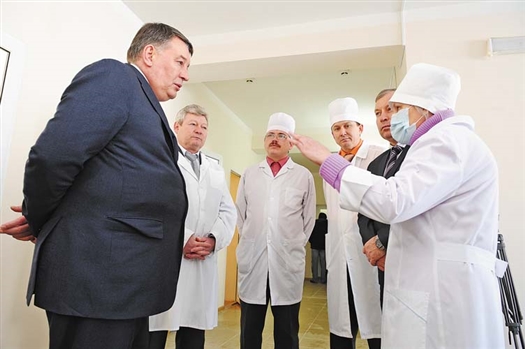 Геннадий Гридасов пообщался с местными врачами и выяснил, чем еще необходимо помочь больнице