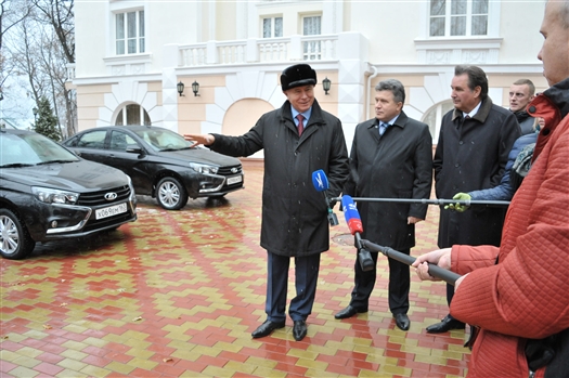 Гараж правительства Самарской области пополнился пятью автомобилями Lada Vesta