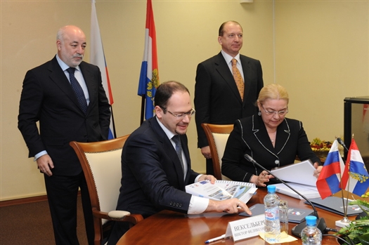 Подписано инвестиционное соглашение по реконструкции и модернизации международного аэропорта "Курумоч"
