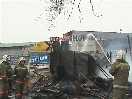 В Самаре горело кафе "Встреча", пострадал мужчина