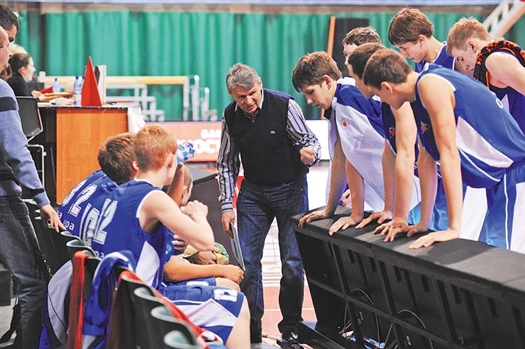 Работая с Сергеем Зозулиным, баскетболисты выполнили норматив кандидатов в мастера спорта