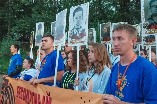 В день памяти и скорби участники "iВолги-2016" почтили память погибших в Великой Отечественной войне