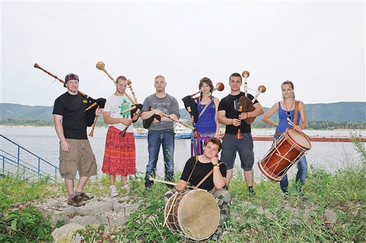 Музыкантов группы «Five shilings» объединяет любовь к средневековой Европе и старинной музыке