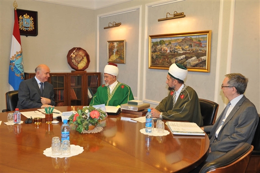 В среду, 5 сентября, губернатор Самарской области Николай Меркушкин встретился с представителями мусульманской общины региона