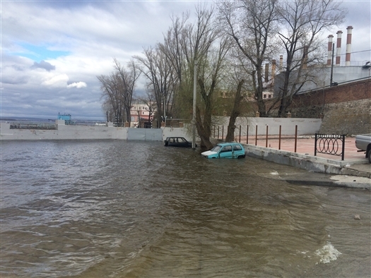 Так выглядел Ульяновский спуск во время паводка 2016 года