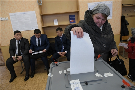 В Самаре на избирательные участки выстраиваются очереди