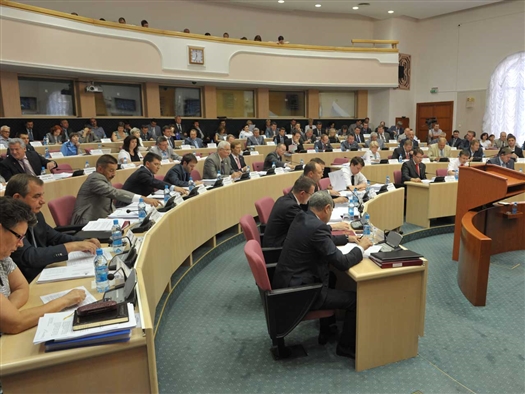 По предварительной информации, 
в первом чтении проект бюджета 
на 2013 г. будет рассмотрен 
на внеочередном заседании Самарской губернской думы 
уже 13 ноября