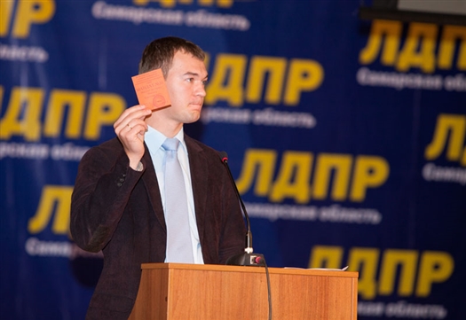 Накануне выборов Михаил Дегтярев умудрился разругаться со спонсорами