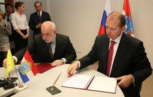 Владимир Артяков и Виктор Вексельберг подписали соглашение о сотрудничестве правительства Самарской области и фонда "Сколково"