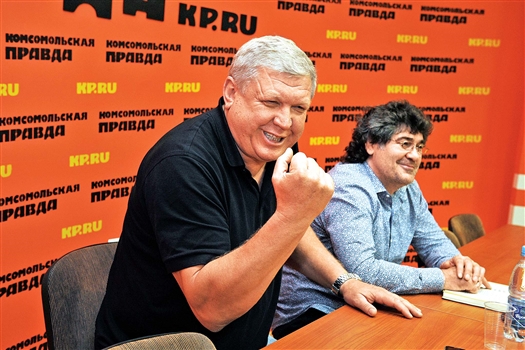 Евгений Трефилов (справа) уверен, 
что в новом сезоне 
«Лада»будет бороться за медали