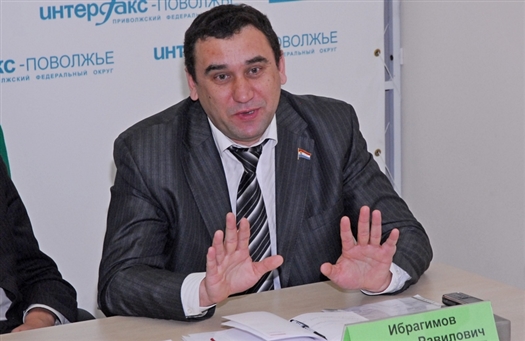 Исполняющий обязанности руководителя реготделения Руфиль Ибра­гимов также собирается выйти из "Правого дела"