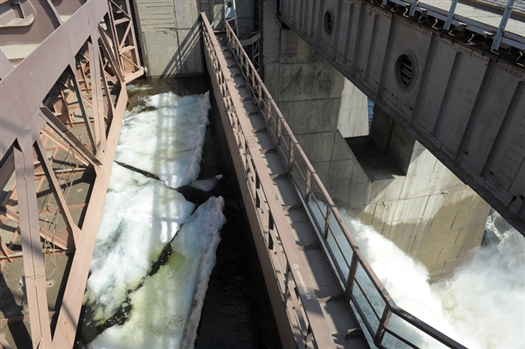 На Жигулевской ГЭС были открыты все 38 затворов водосливной плотины. Тем самым был официально и фактически открыт паводок, который, по планам гидроэнергетиков, продлится до 6 июня