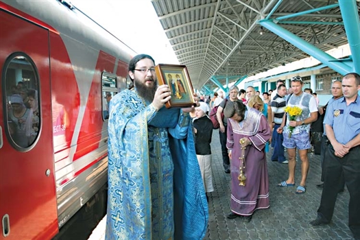 Мощи муромских святых встречали в Самаре всем миром, а пассажиры получили возможность лицезреть знаменитую икону в храме, который расположен на железнодорожном вокзале
