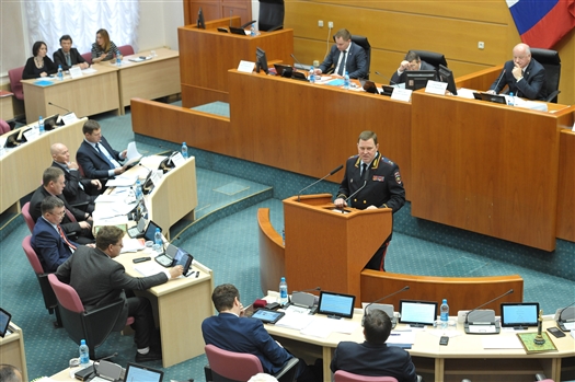 Депутаты пожаловались начальнику облМВД на незаконную торговлю спиртным "с машин"