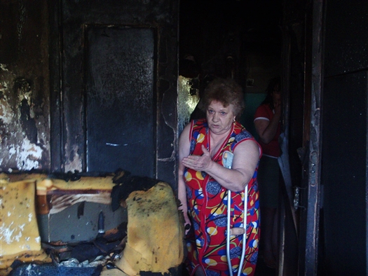 Соседка погибших на пожаре пенсионерки и ребенка: "При живых родителях дети были словно беспризорники"