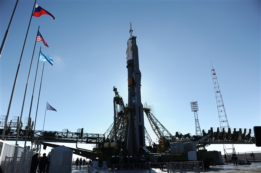Николай Меркушкин поздравил Михаила Корниенко с успешным стартом космического корабля