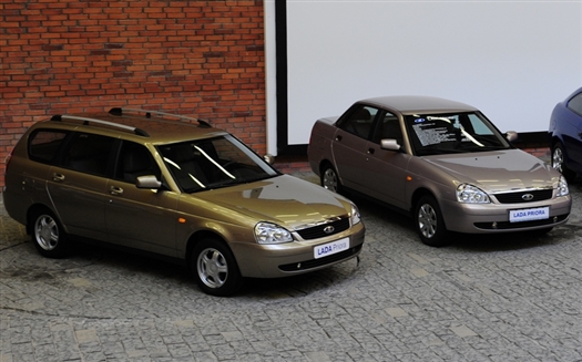 Экспериментальный выпуск автомобилей марки Lada Priora сошел с конвейера автосборочного предприятия "Чеченавто"