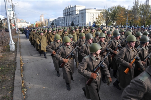 На генеральную репетицию Парада памяти пришли сотни военнослужащих и жителей Самары